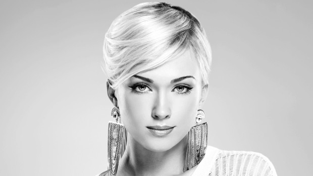 Home - Haarfarben - Pflegetipps für graues Haar  width=